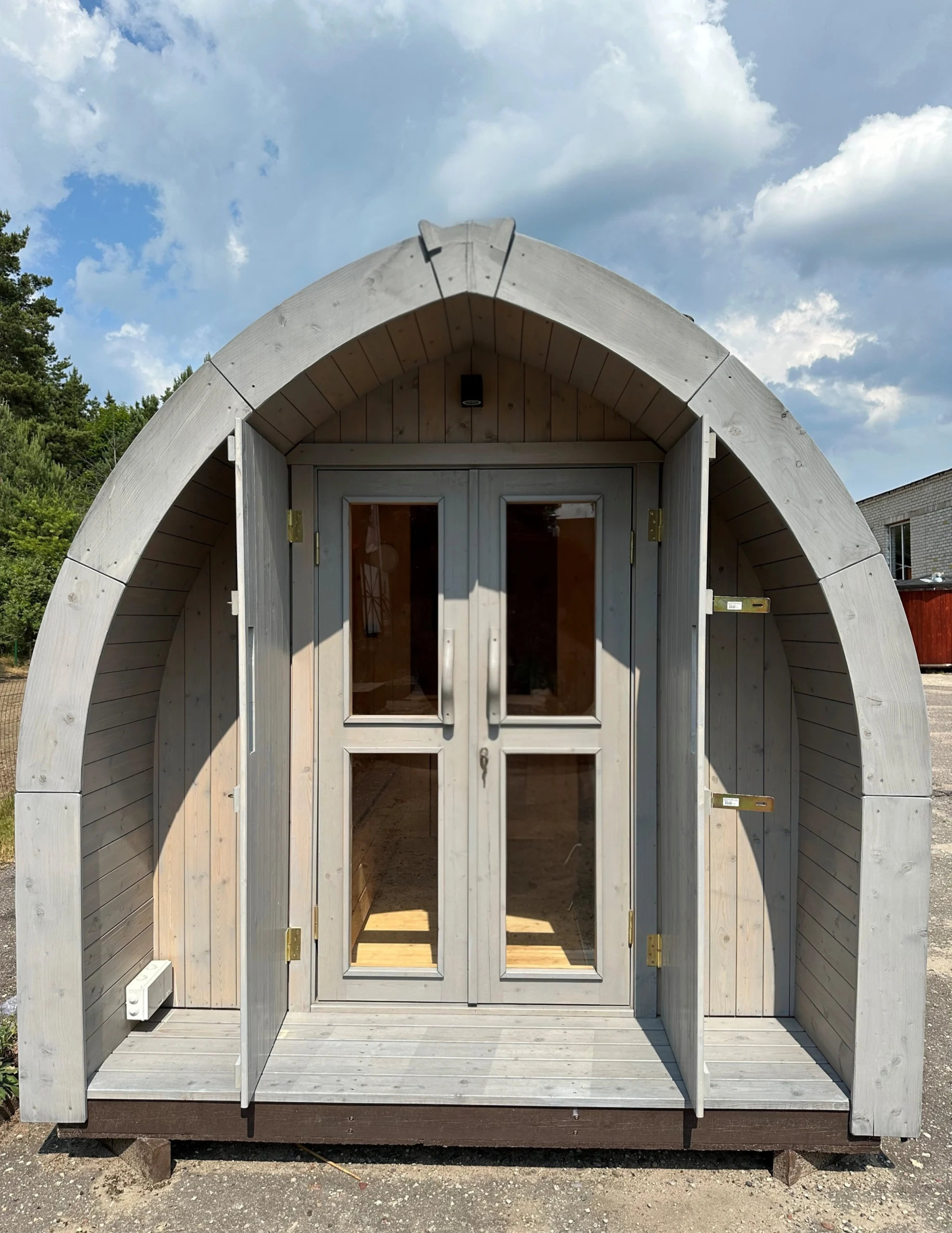 Iglu Summer House with Exterior Frame - Image 3